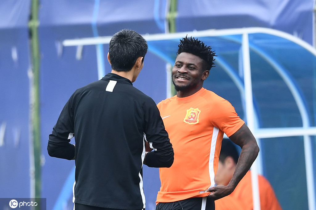 kaiyun-马丁斯独中两元，协助球队赢得胜利的简单介绍